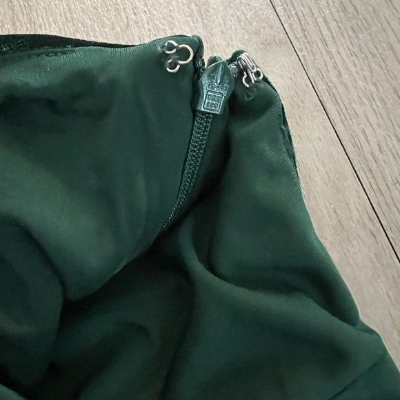 Lovers and Friends Paris Velvet mini skirt Emerald Green Small - Picture 6 of 6